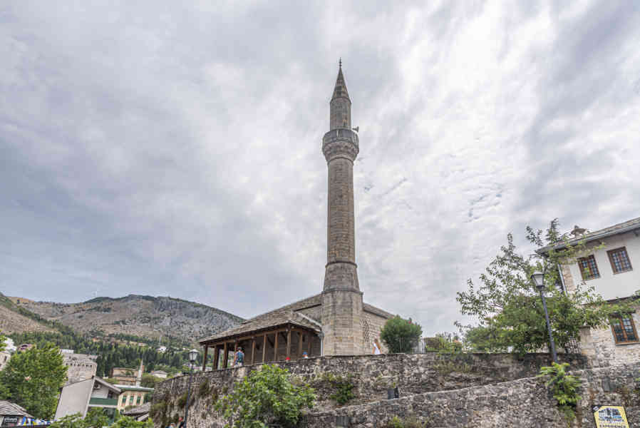 Bosnia y Herzegovina - Mostar 37 - mezquita de Nezir-Aga